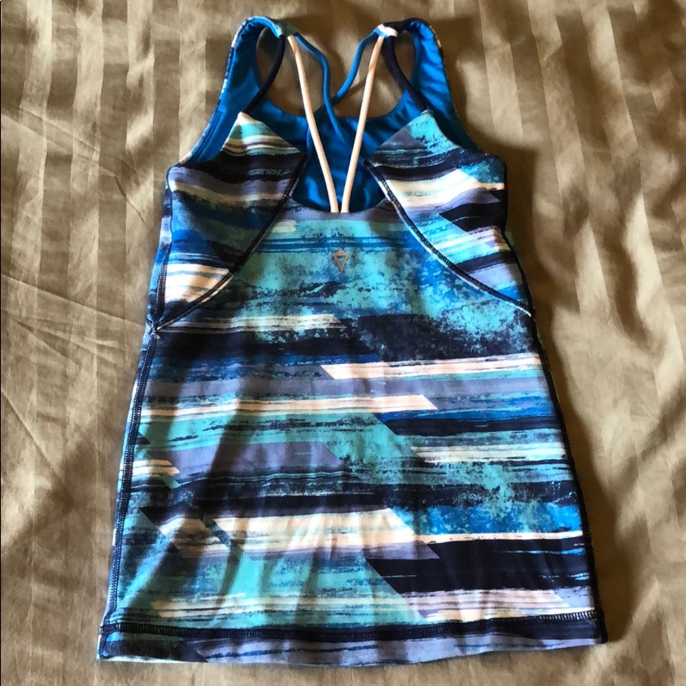 Ivivvia Racerback tank-size 6 - Picture 2 of 7